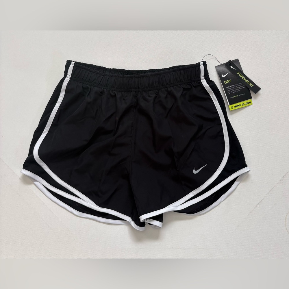 NWT Nike Women's Black and White Dri-Fit Running Shorts